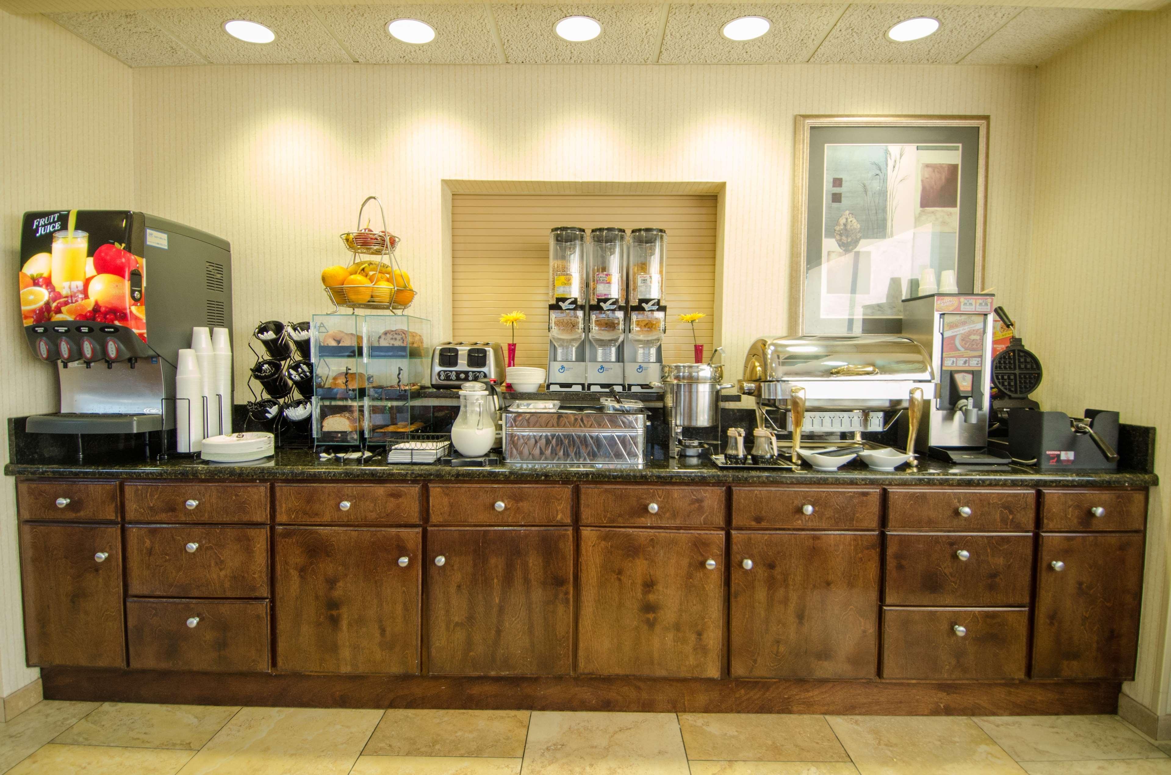 Best Western Plus Castlerock Inn&Suites Bentonville Extérieur photo